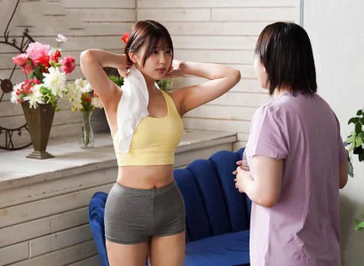 Cô nàng tập yoga nóng bỏng đi tập yoga và bị bất ngờ chén